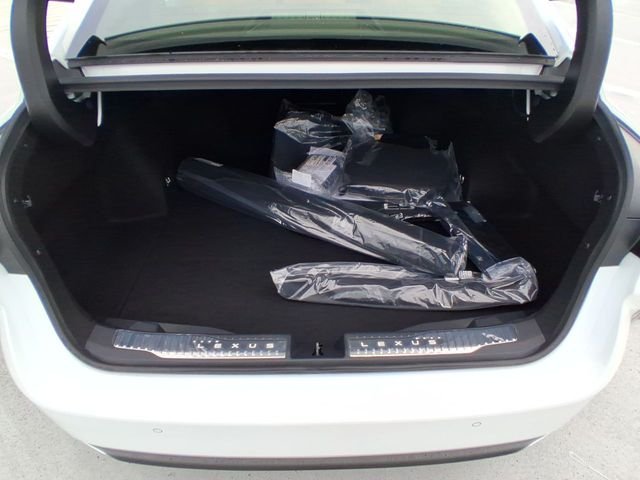New 2026 Ultra White Lexus ES 350e PREMIUM image 24