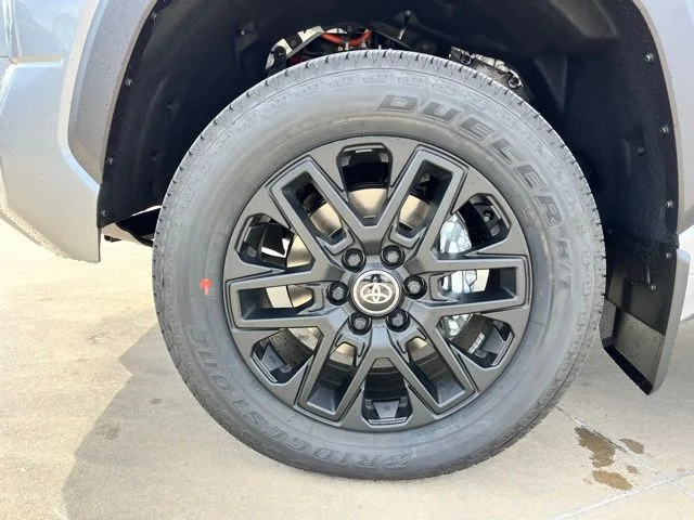 2026 Toyota Tundra Limited - Photo 7