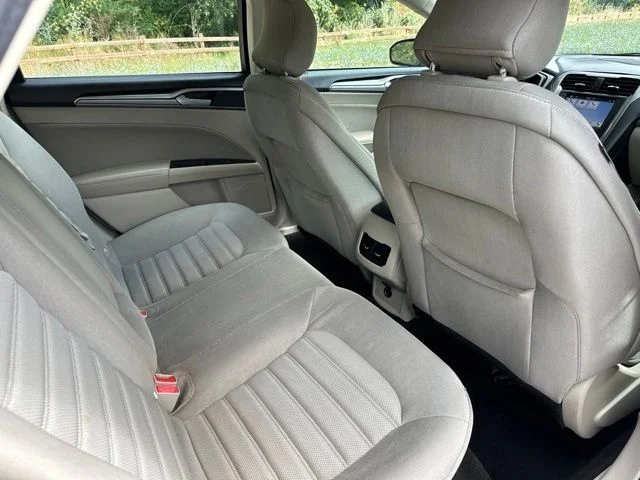 Used 2019 Ingot Silver Ford SE image 19