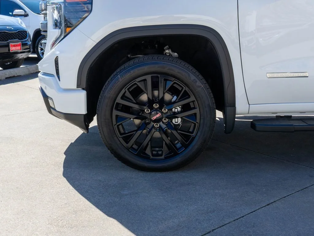 New 2026 Summit White GMC Elevation image 29