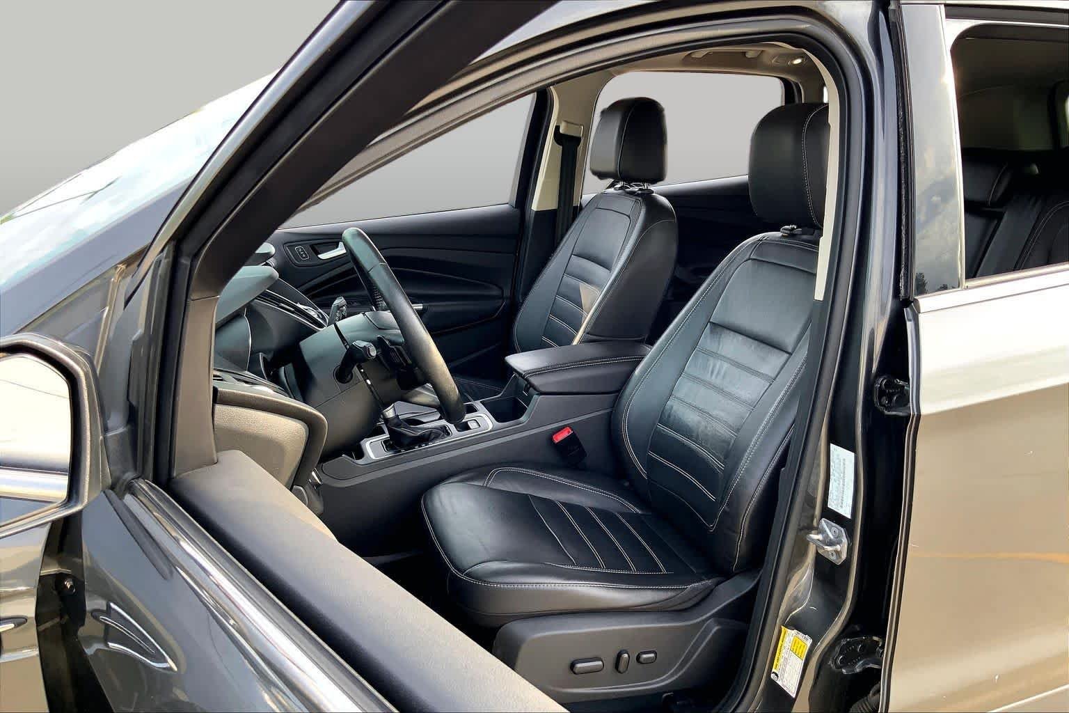 Used 2017 Magnetic Ford Titanium image 8