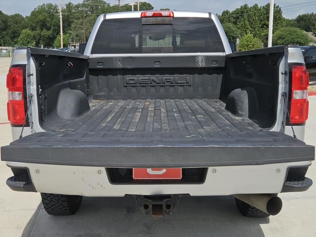 Used 2018 Silver GMC Denali image 41