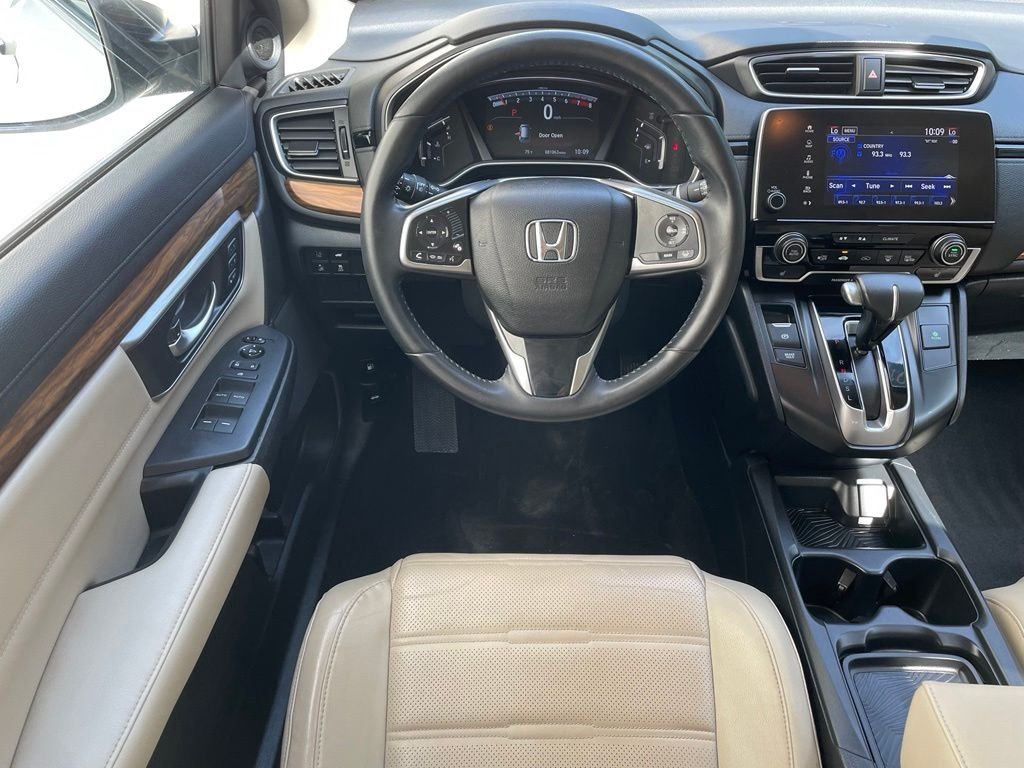 Used 2017 White Diamond Pearl Honda Touring image 15