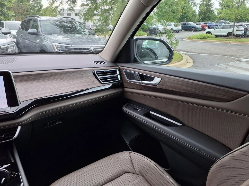 New 2026 Avocado Green Pearl Volkswagen 2.0T SEL image 24