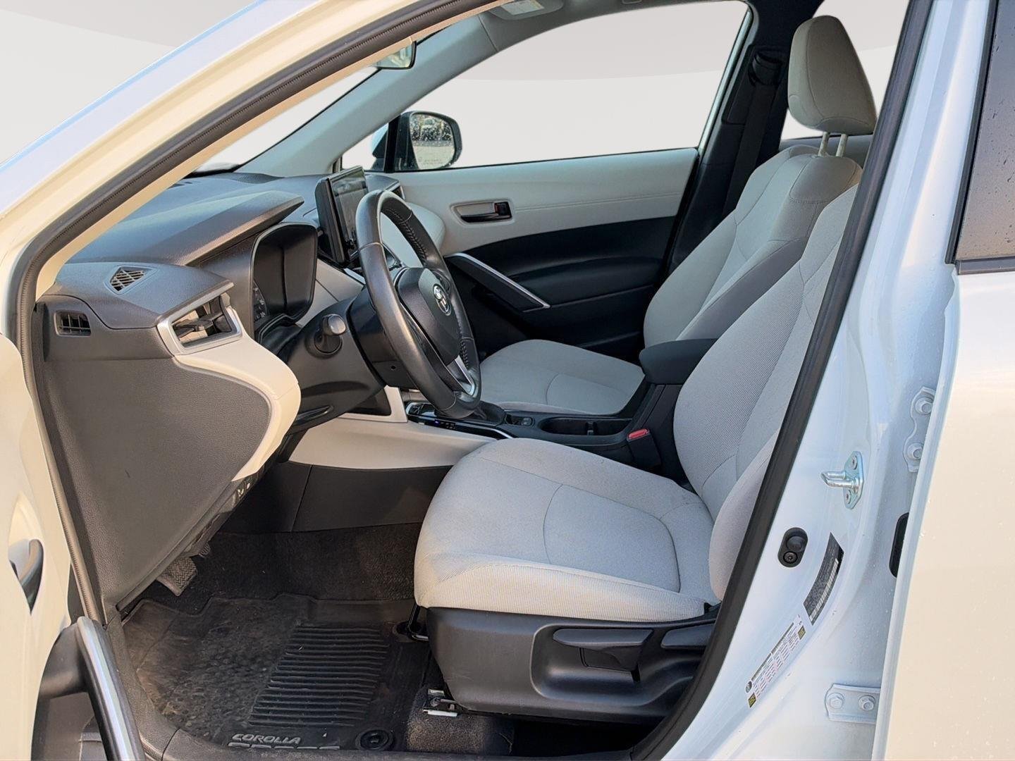 Used 2023 Wind Chill Pearl Toyota LE image 3