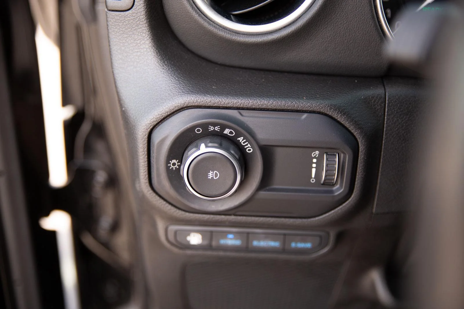 2023 Jeep Wrangler 4xe Sahara 4XE - Photo 19