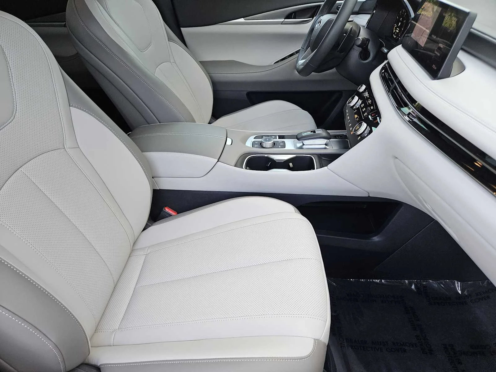 Certified Used 2027 Radiant White INFINITI LUXE image 10