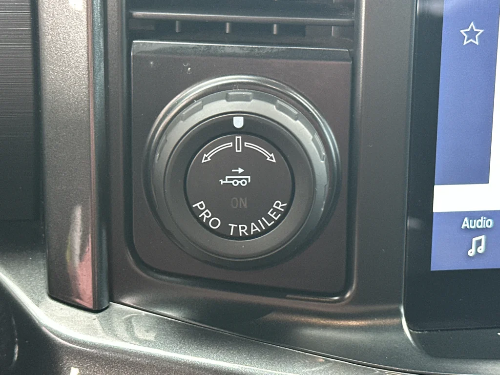 Used 2023 Oxford White Ford XLT image 29