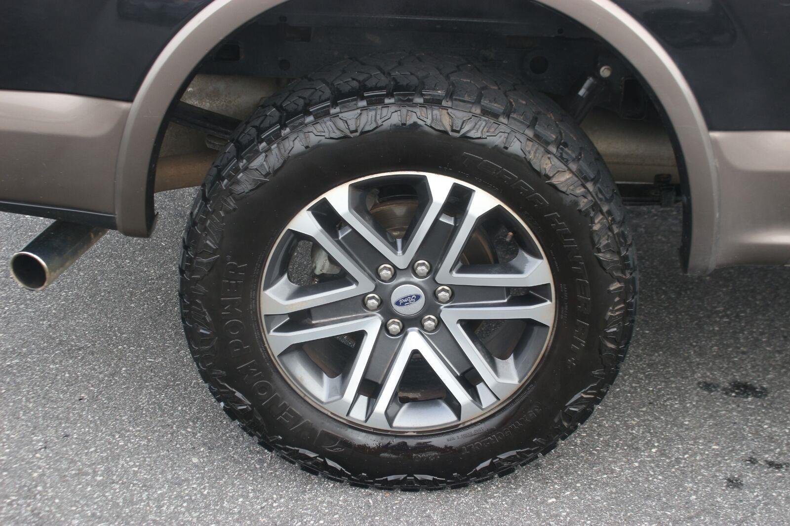 Used 2020 Black Ford XL image 39