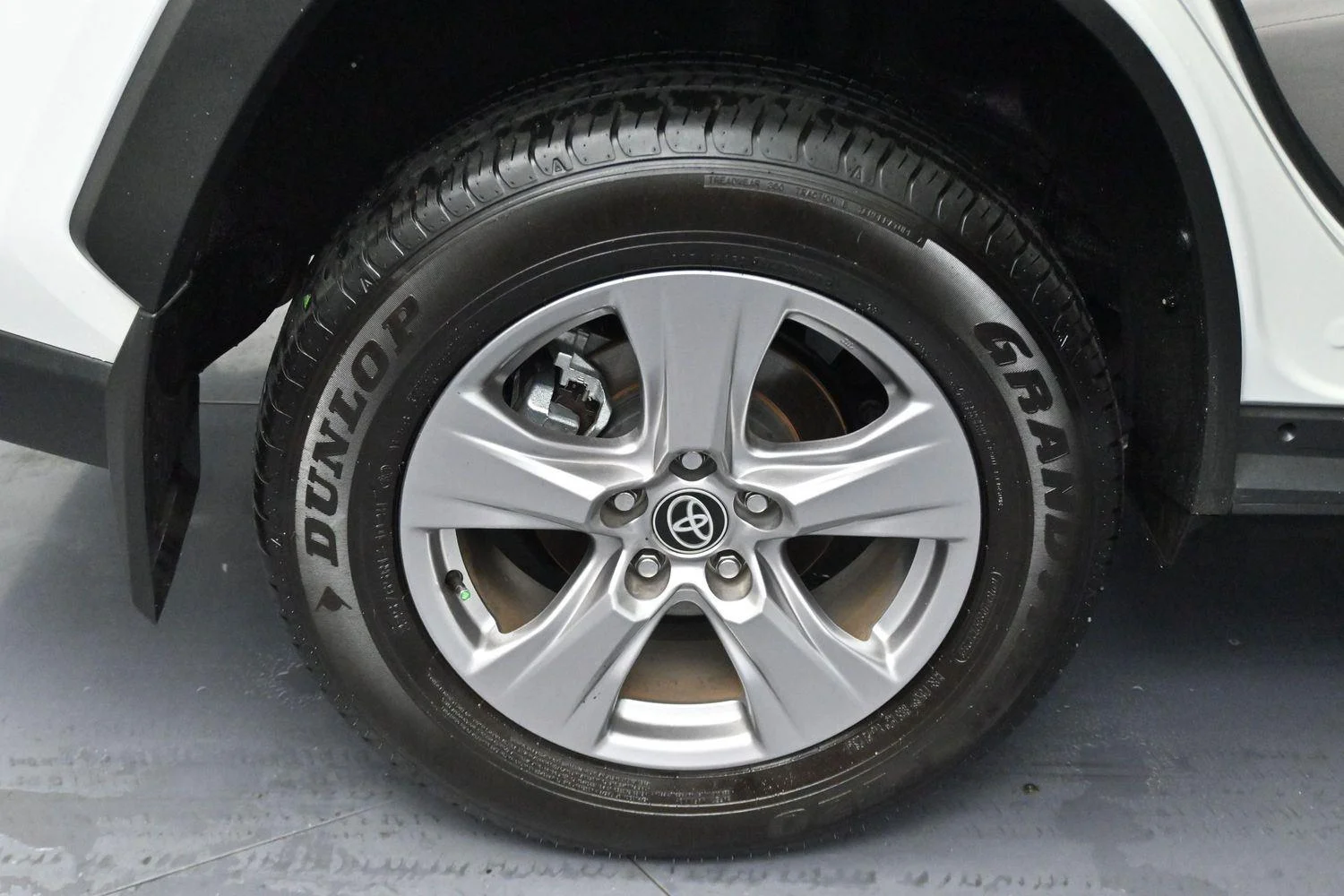 Used 2025 White Toyota XLE image 32