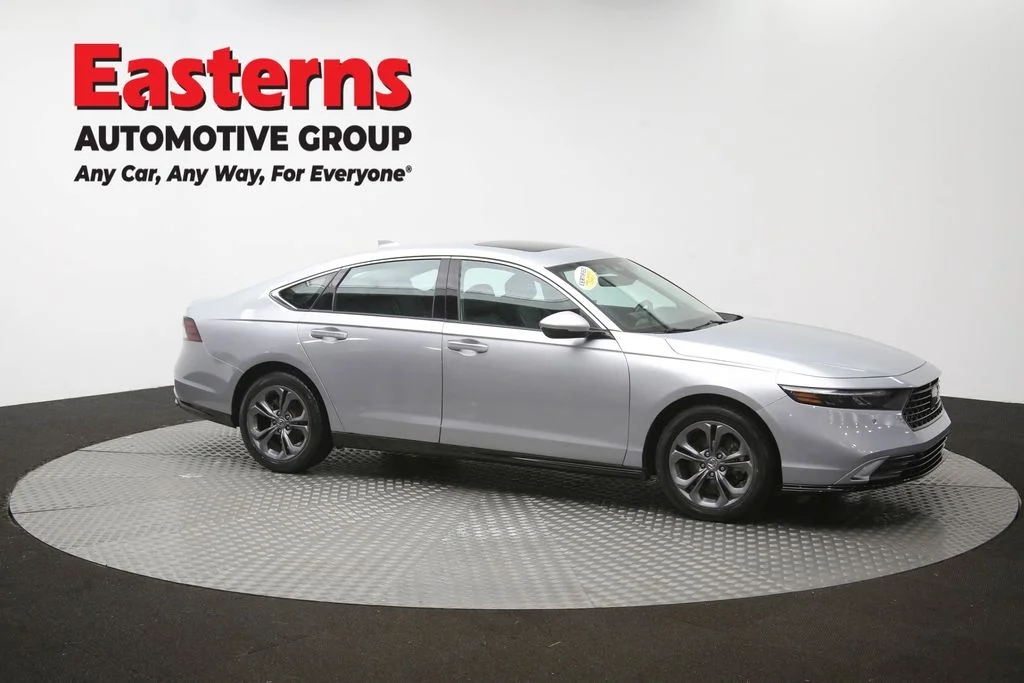 Used 2025 Silver Honda EX-L image 43