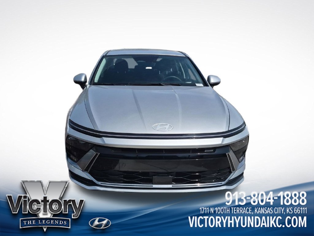 Certified Used 2025 Silver Hyundai SEL image 8