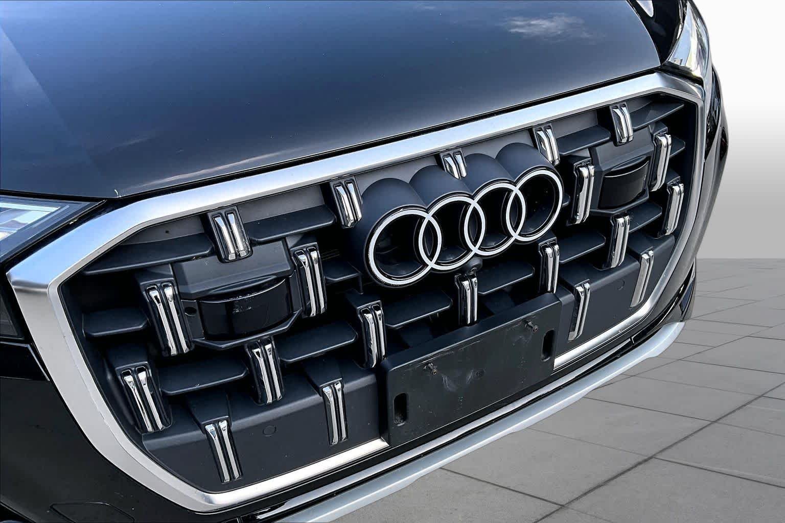 Used 2025 Mythos Black Metallic Audi Premium Plus image 31