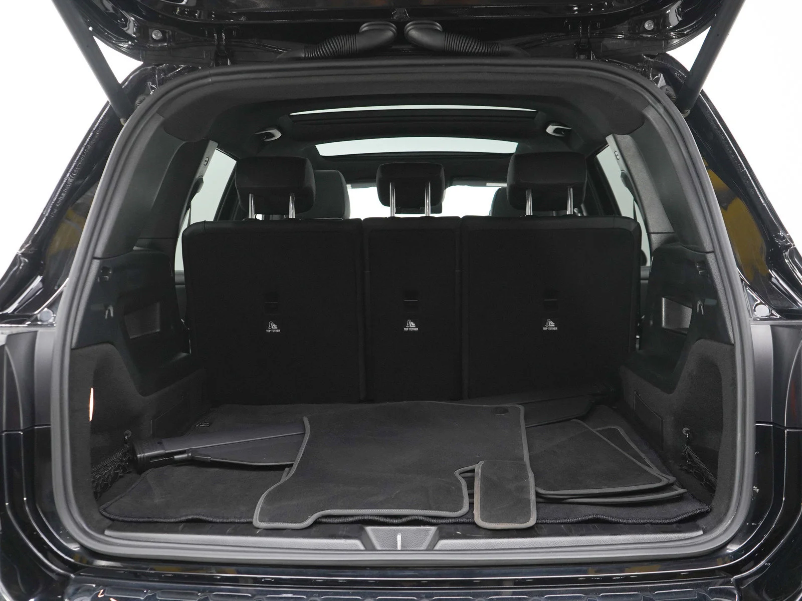 Used 2025 Black Mercedes-Benz GLB 250 image 18