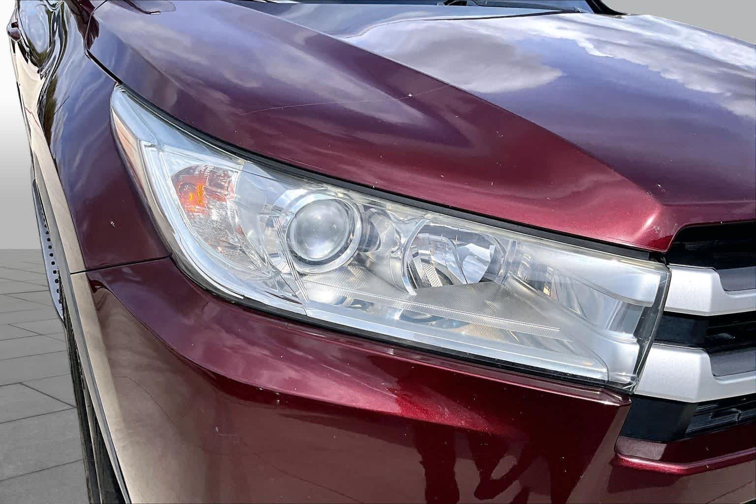 Used 2017 Ooh La La Rouge Mica Toyota XLE image 26