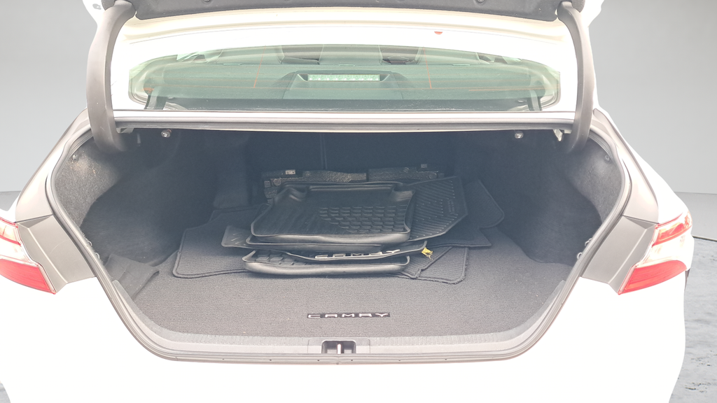 Used 2019 White Toyota SE image 27