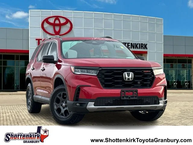 2024 Honda Pilot TrailSport AWD's photo