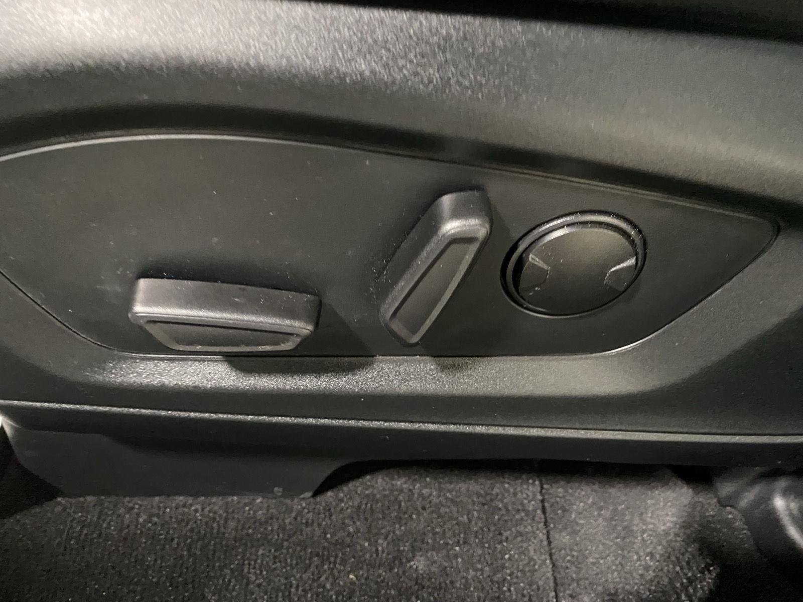 Used 2023 Black Metallic Ford XLT image 24