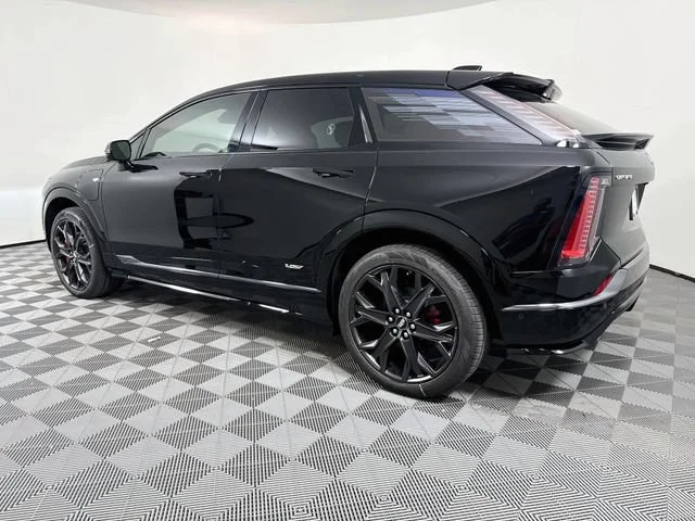 2027 Cadillac OPTIQ V-Series - Photo 18