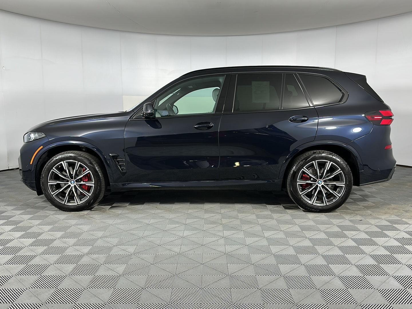 Used 2025 Carbon Black Metallic BMW xDrive40i image 5