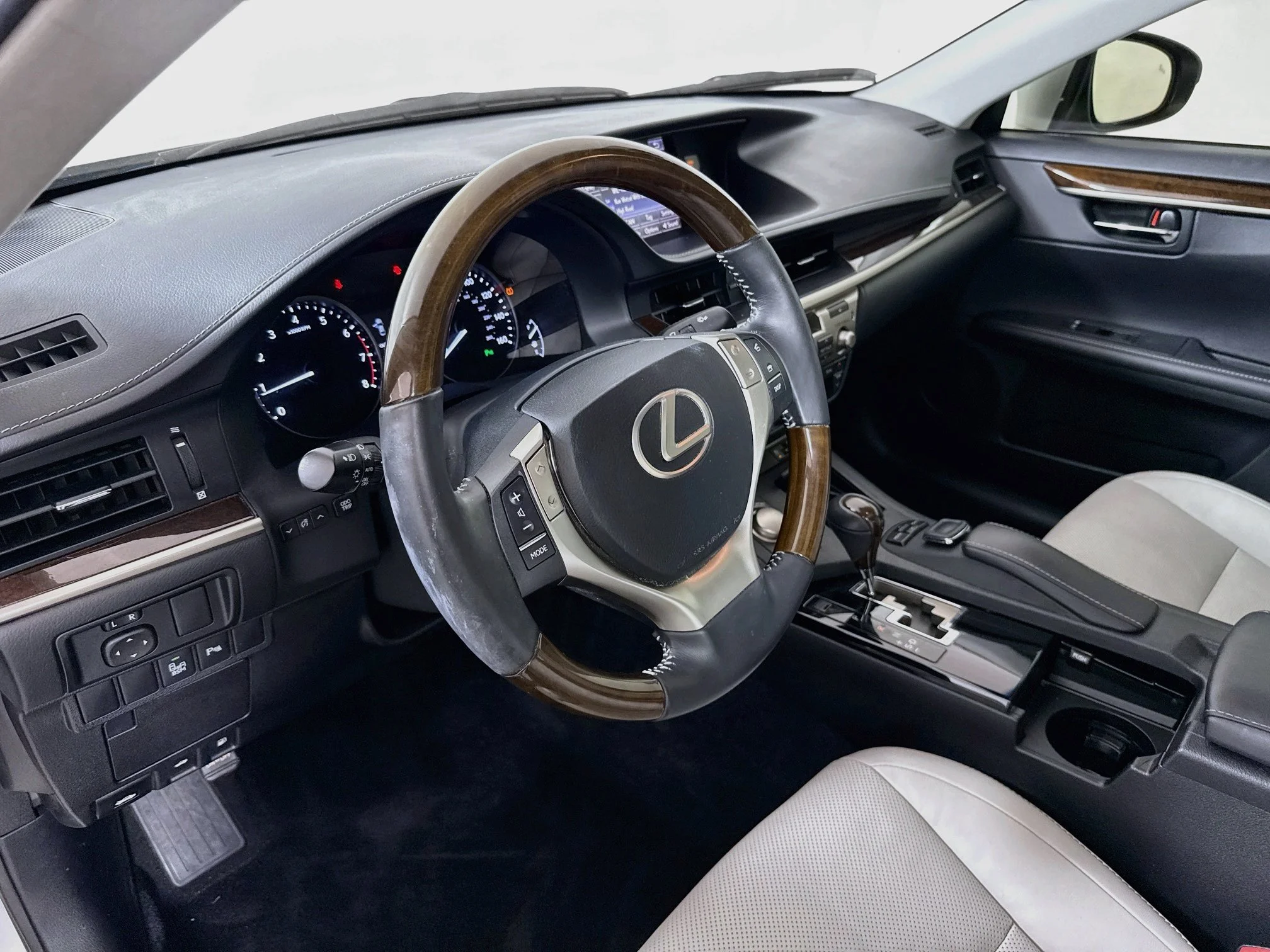 Used 2015 Silver Lining Metallic Lexus 350 image 9
