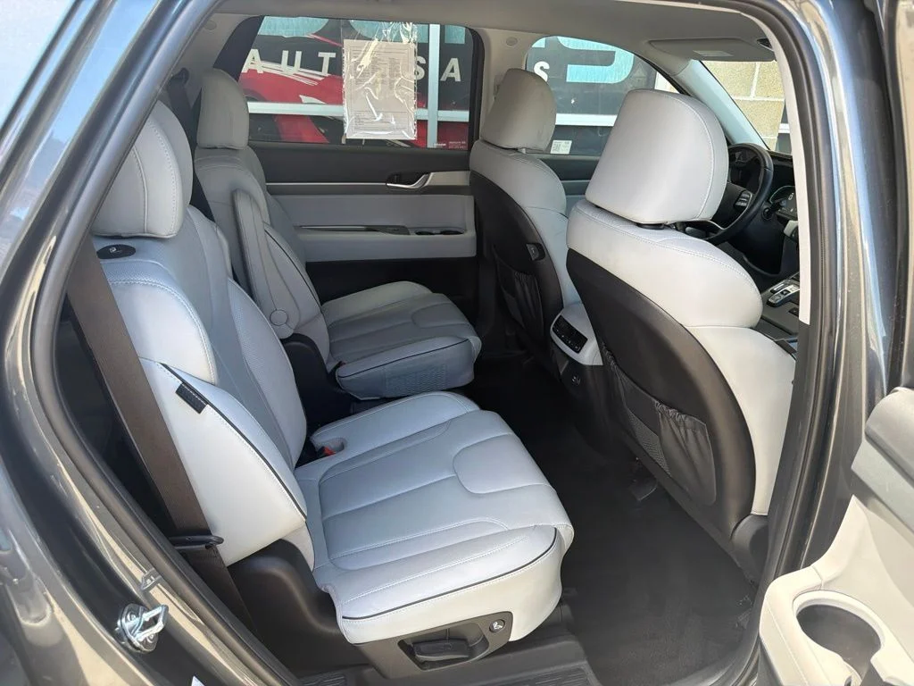 Used 2025 Gray Hyundai SEL image 19