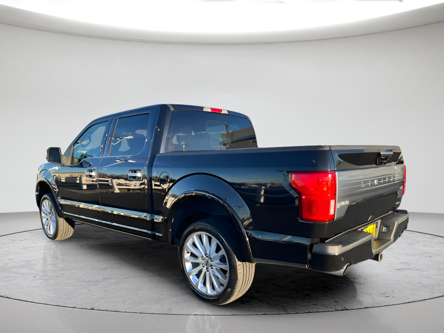 Used 2020 Black Ford Limited image 7