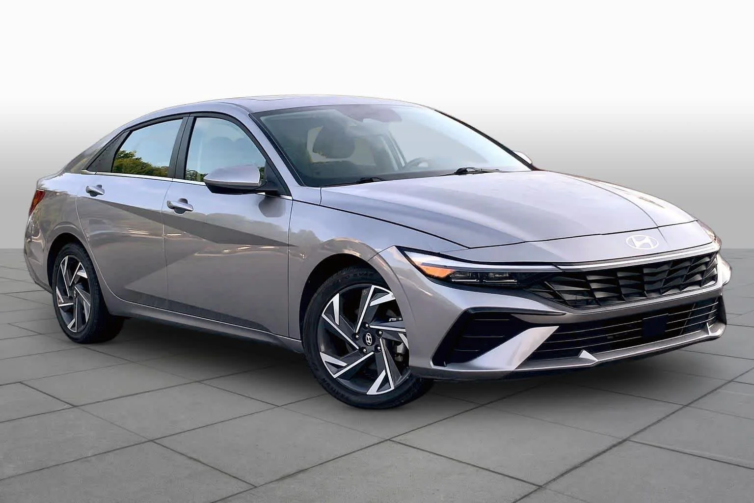 Used 2025 Fluid Metal Hyundai SEL Convenience image 3
