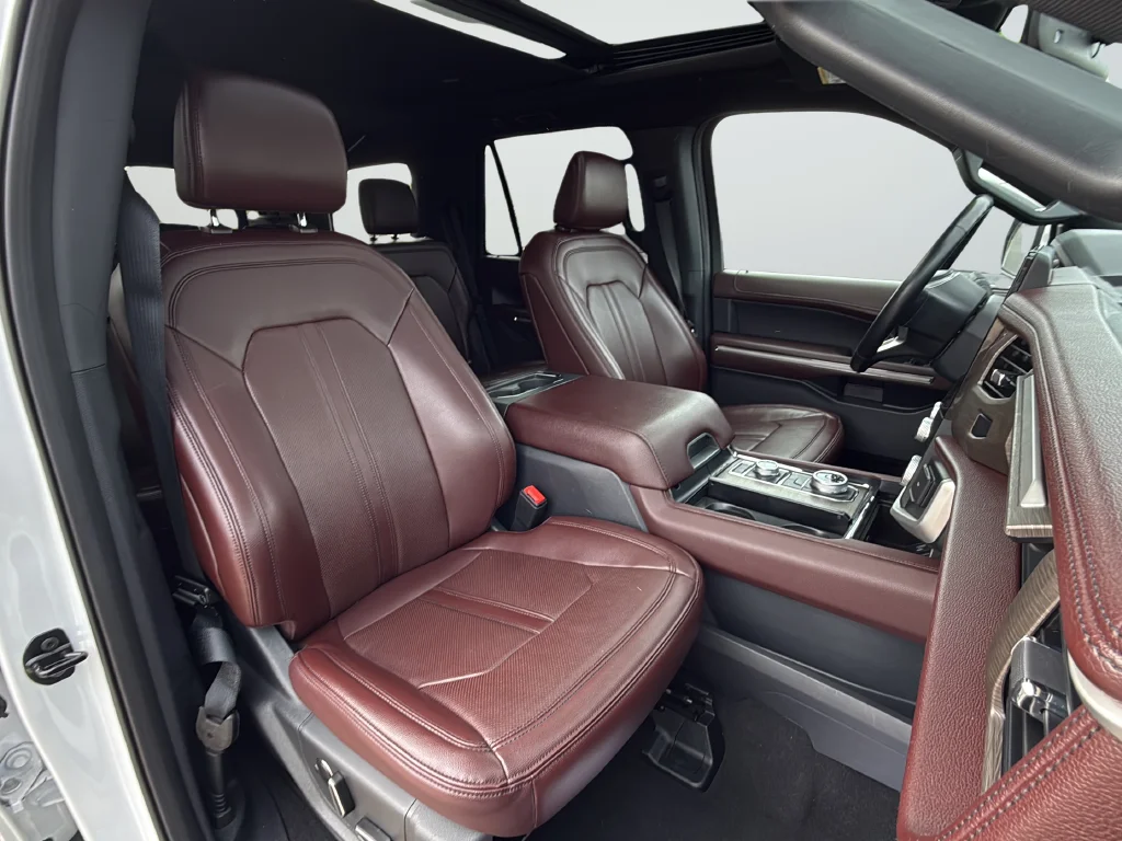 Used 2024 White Ford Limited image 25