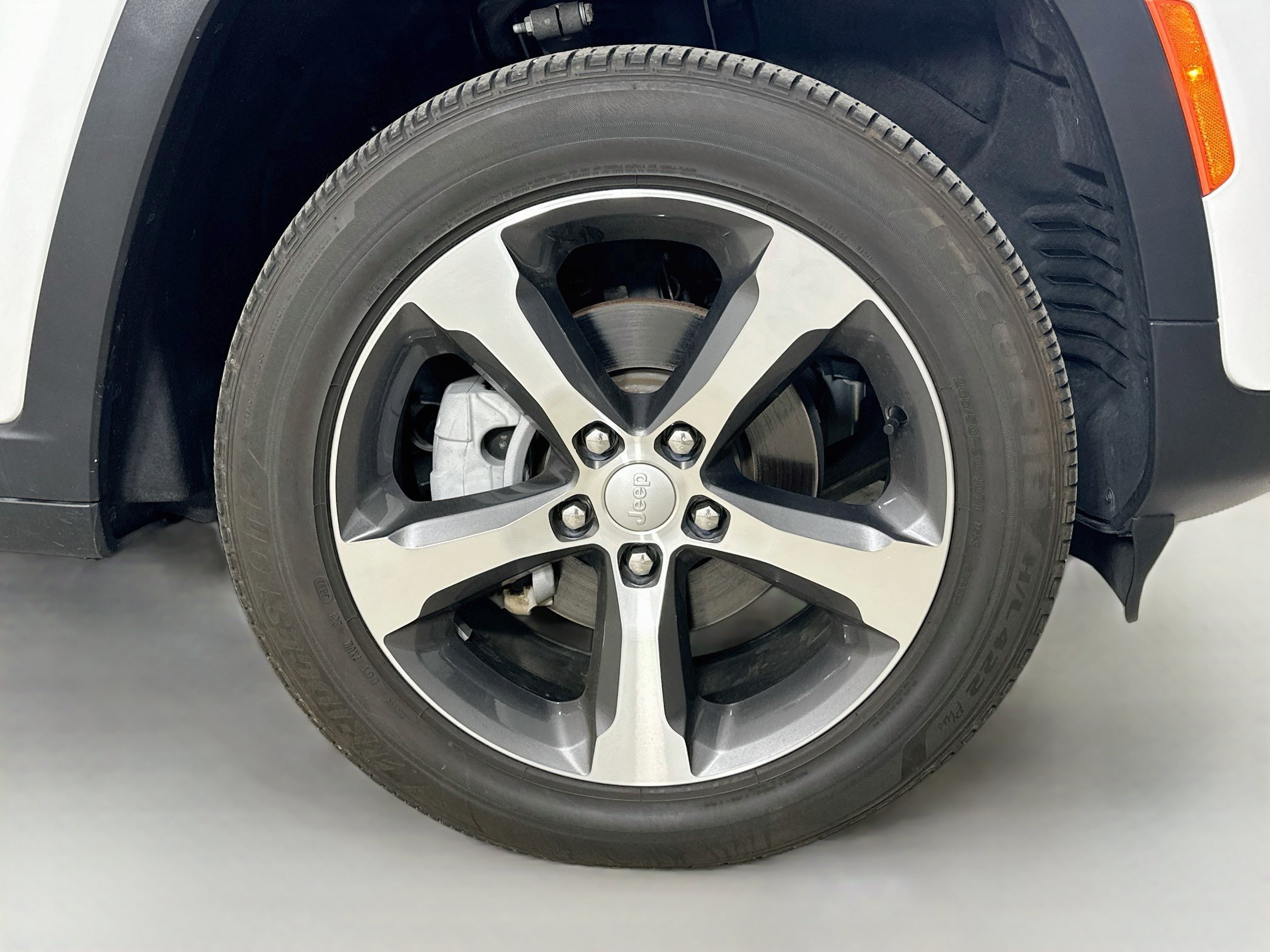 Used 2023 Bright White Clearcoat Jeep Limited image 10