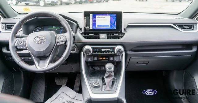 Used 2023 White Toyota SE image 15