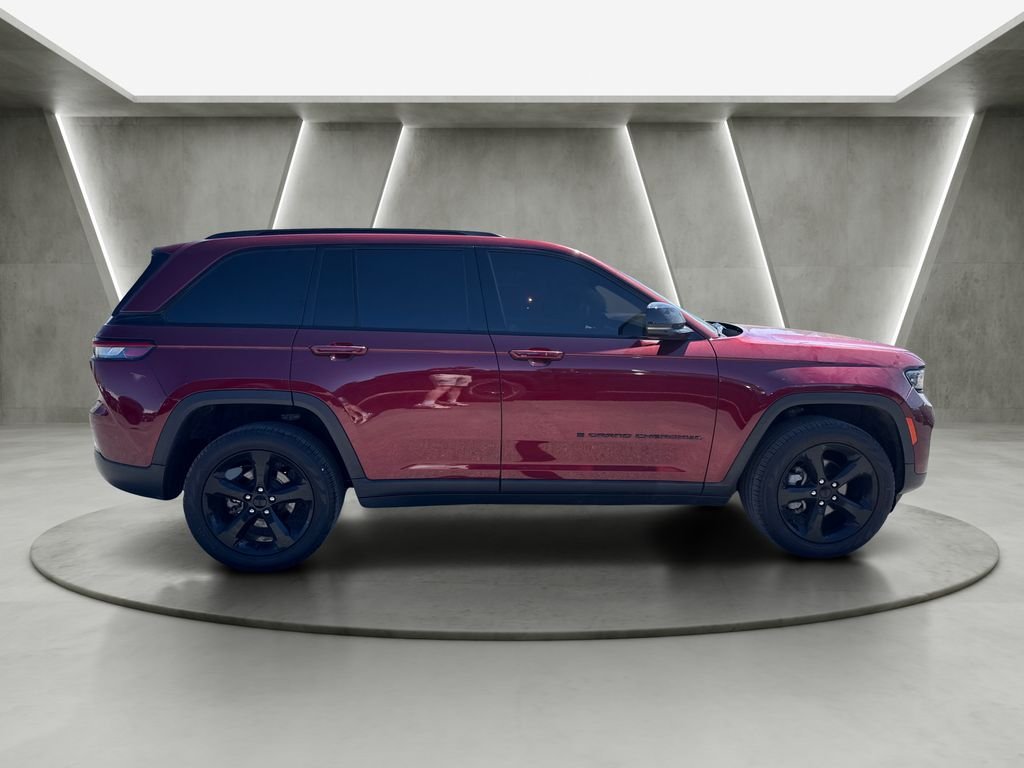 Used 2023 Red Jeep Limited image 8