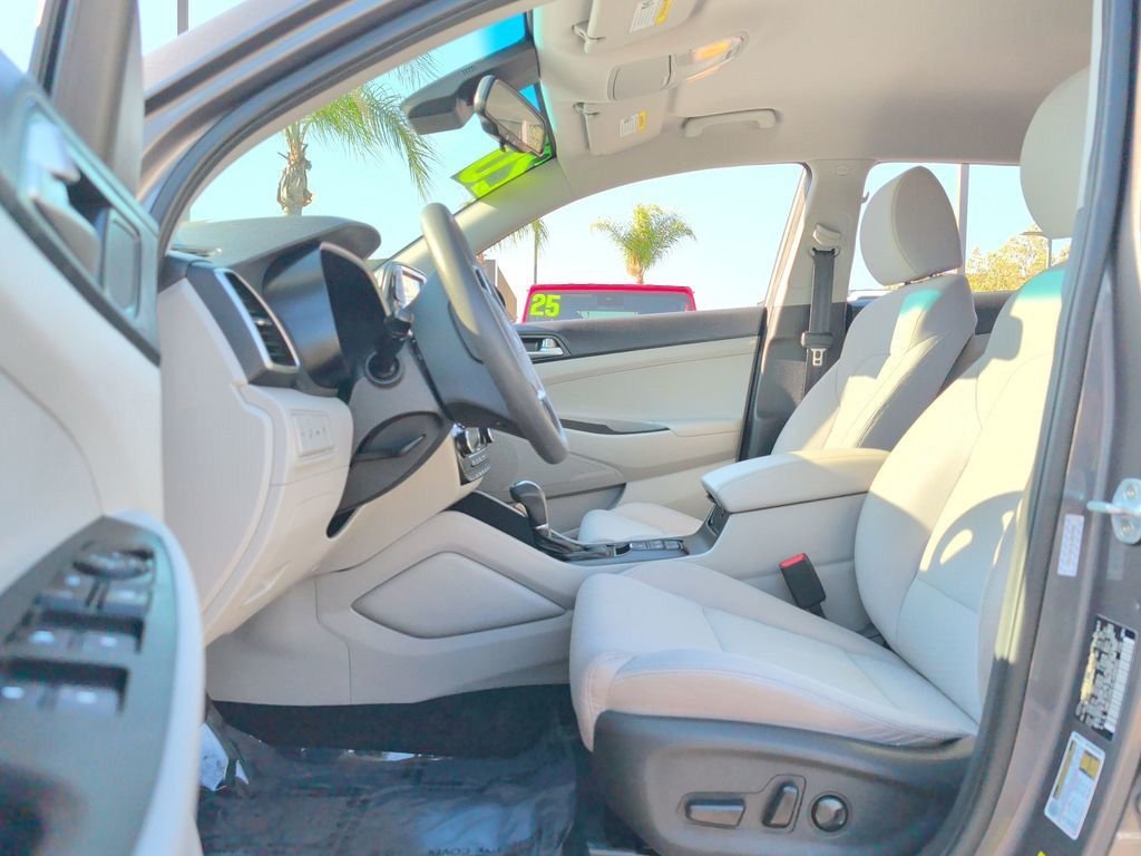 Used 2020  Hyundai SEL image 9