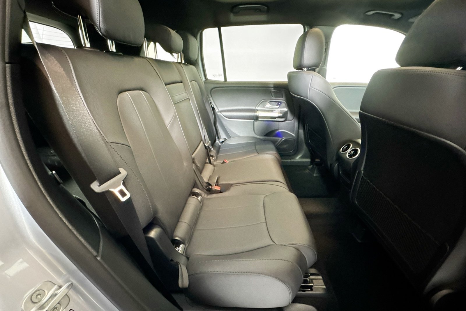 New 2026 Cirrus Silver Metallic Mercedes-Benz GLB 250 image 25