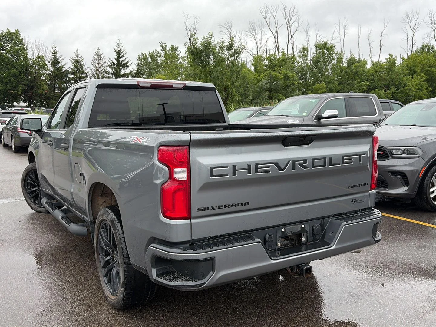 Used 2020 Satin Steel Metallic Chevrolet Custom image 3