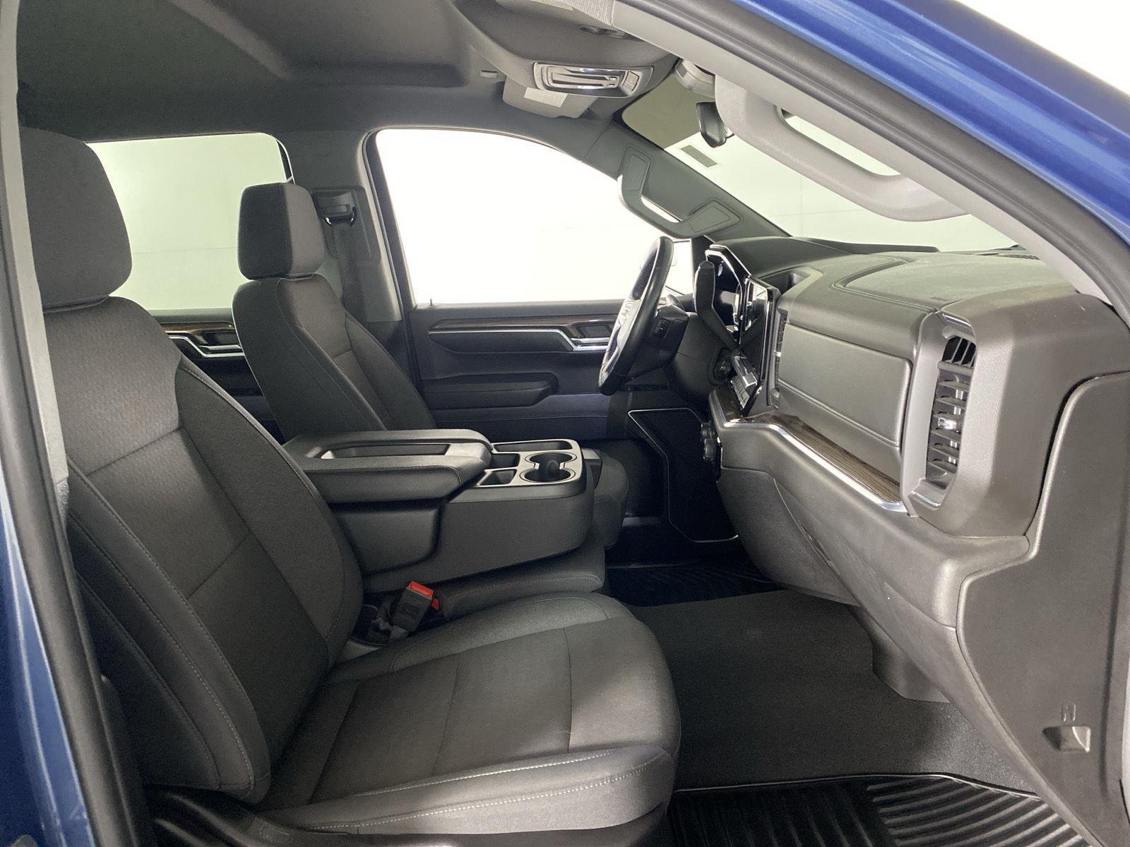 Used 2024 Lakeshore Blue Metallic Chevrolet LT image 26