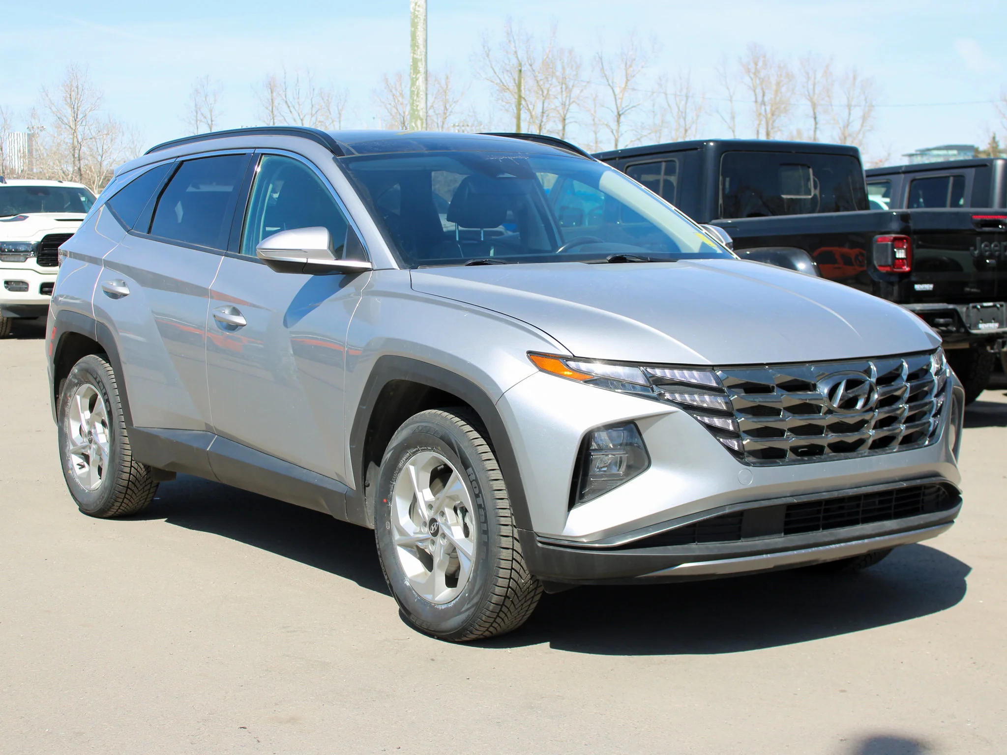 Certified Used 2023 Silver Hyundai Preferred * No Accidents | Remote Start | Panoramic Sunroof | Heated Leather Seats image 8