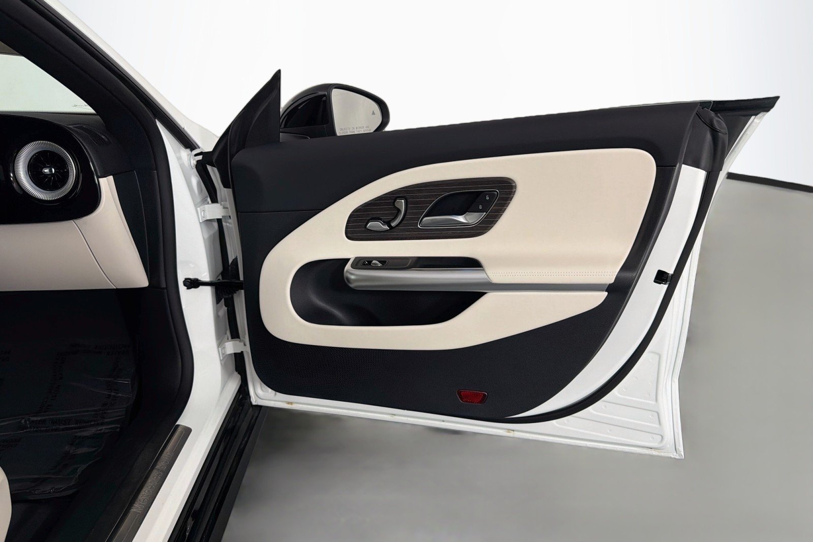 New 2027 Polar White Mercedes-Benz CLA 250+ Electric RWD image 24
