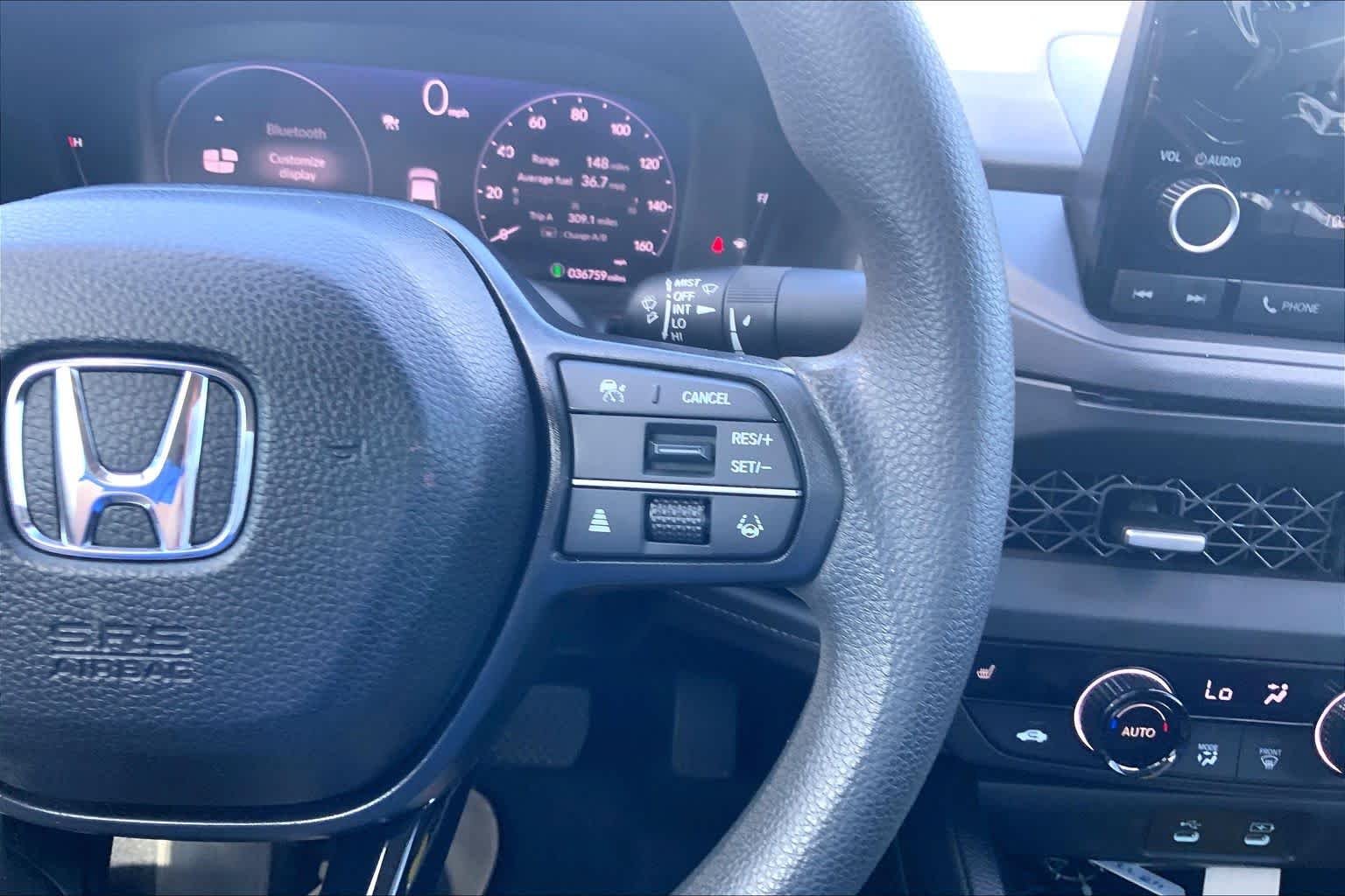 Used 2025 Meteorite Gray Metallic Honda SE image 24