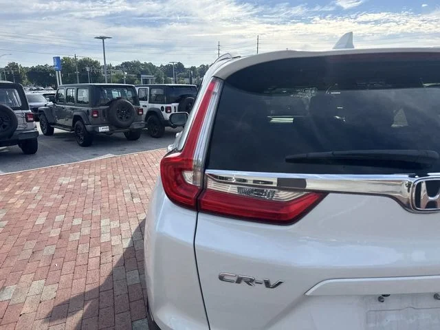 Used 2018 White Honda Touring image 10