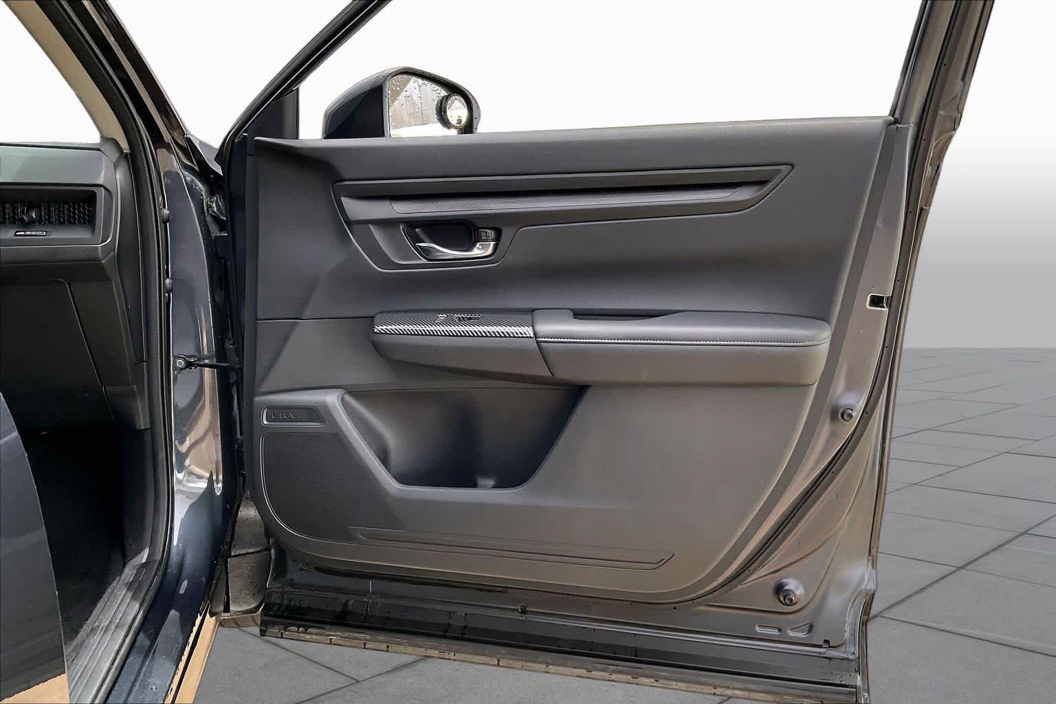 Used 2025 Meteorite Gray Metallic Honda LX image 22