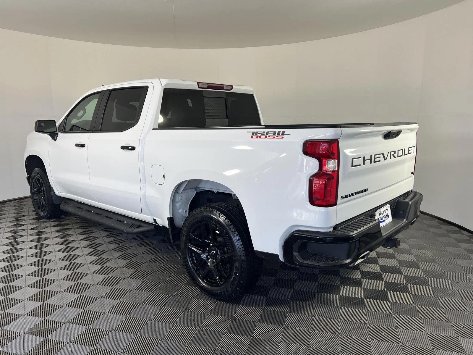 Used 2024 Summit White Chevrolet LT Trail Boss image 27