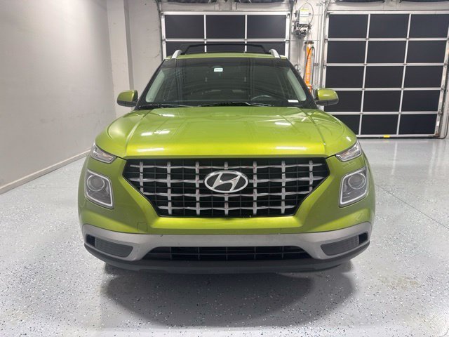 Used 2023 Green Hyundai SEL image 2