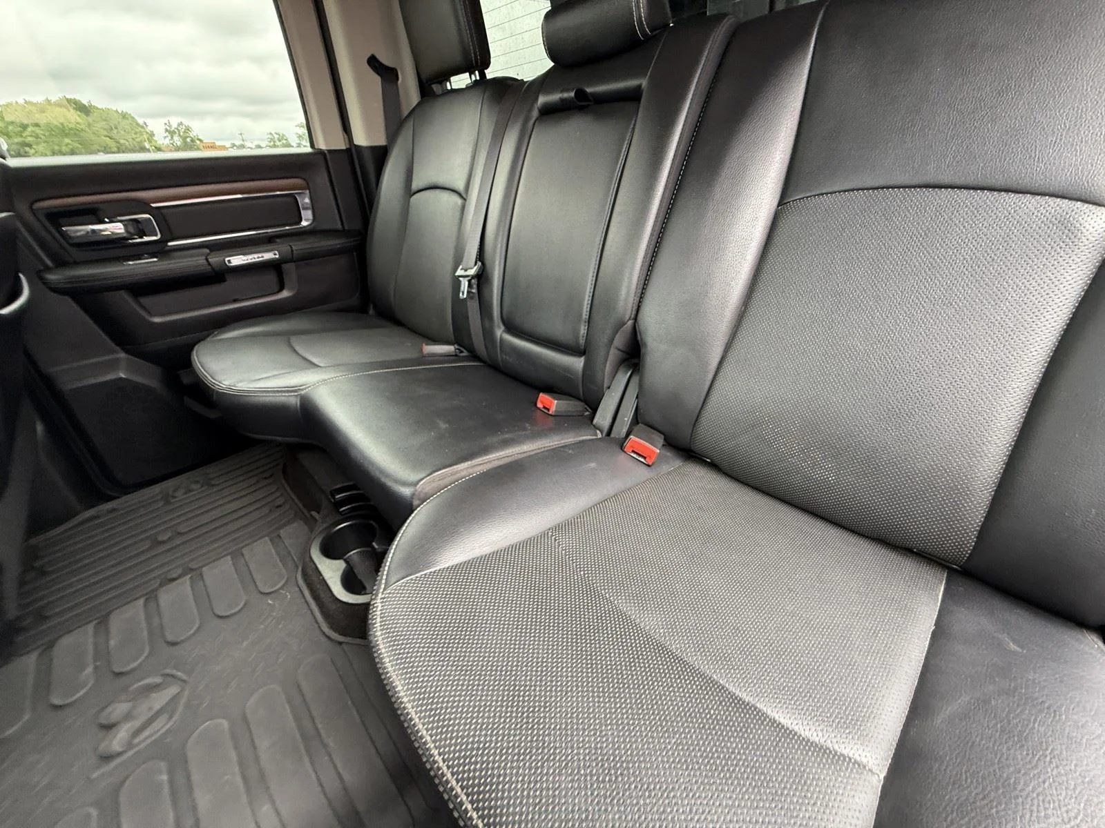 Certified Used 2017 Granite Crystal Clearcoat Metallic Ram Laramie image 26