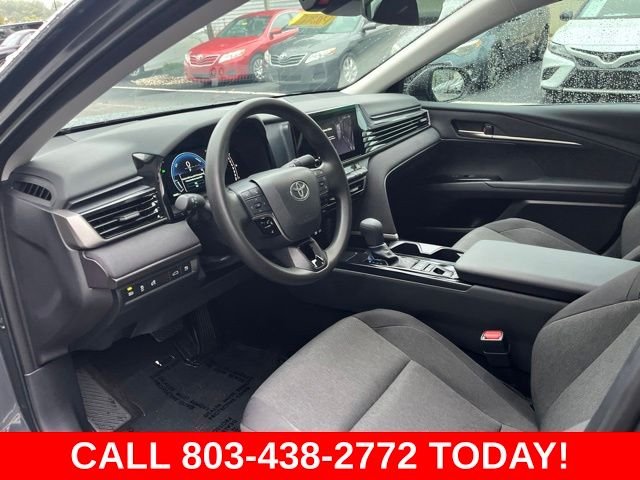 Used 2025  Toyota LE image 6