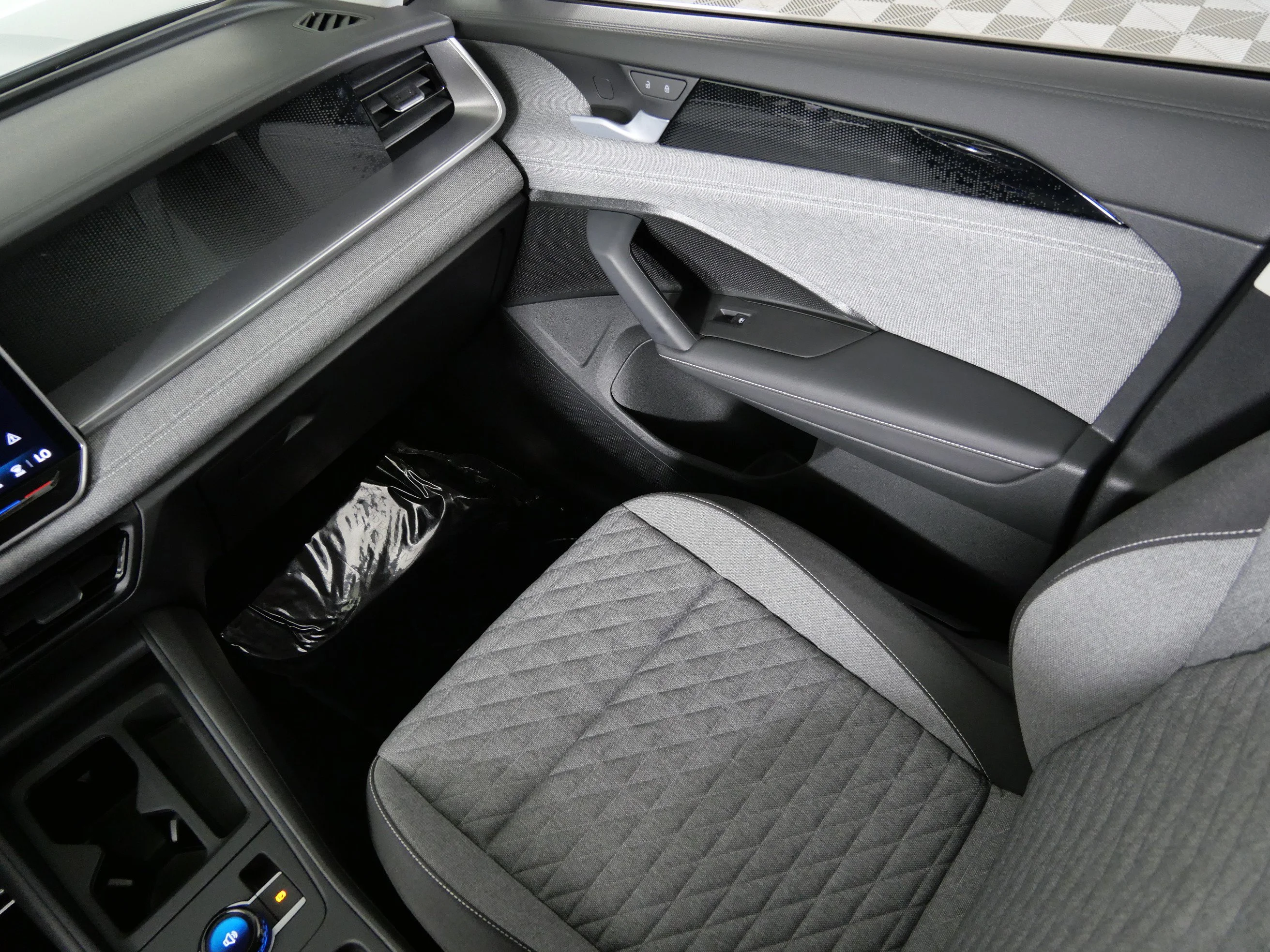Certified Used 2025 Silver Volkswagen S image 11