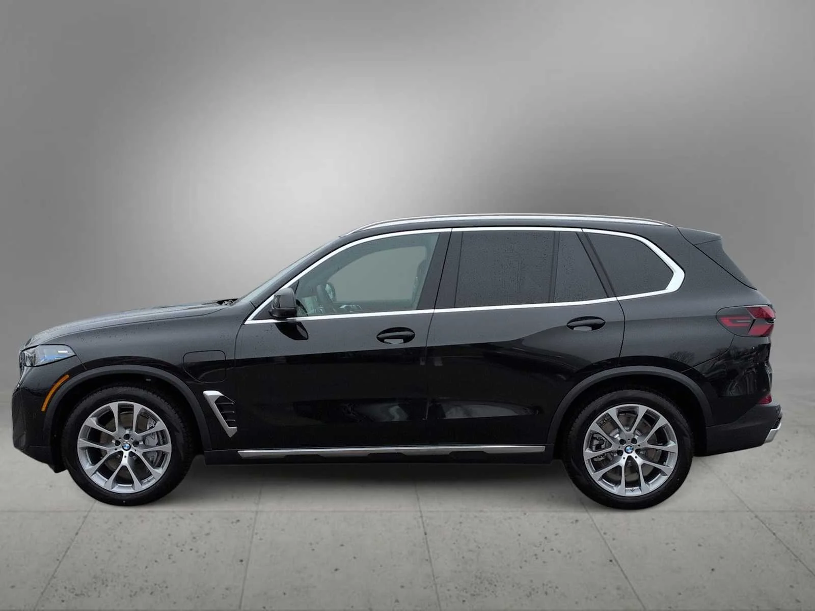 Used 2026 Black Sapphire Metallic BMW xDrive50e image 5