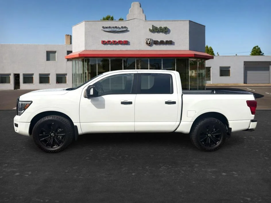 Used 2023 Glacier White Nissan SV image 3