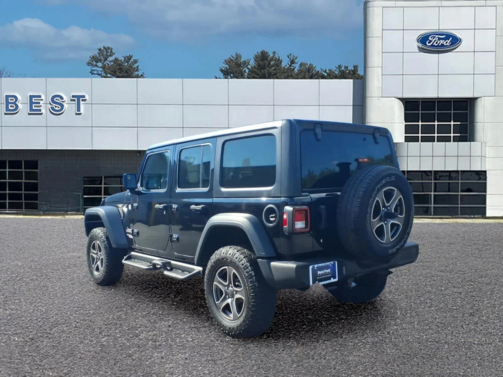 Used 2018 Black Clearcoat Jeep Sport S image 4