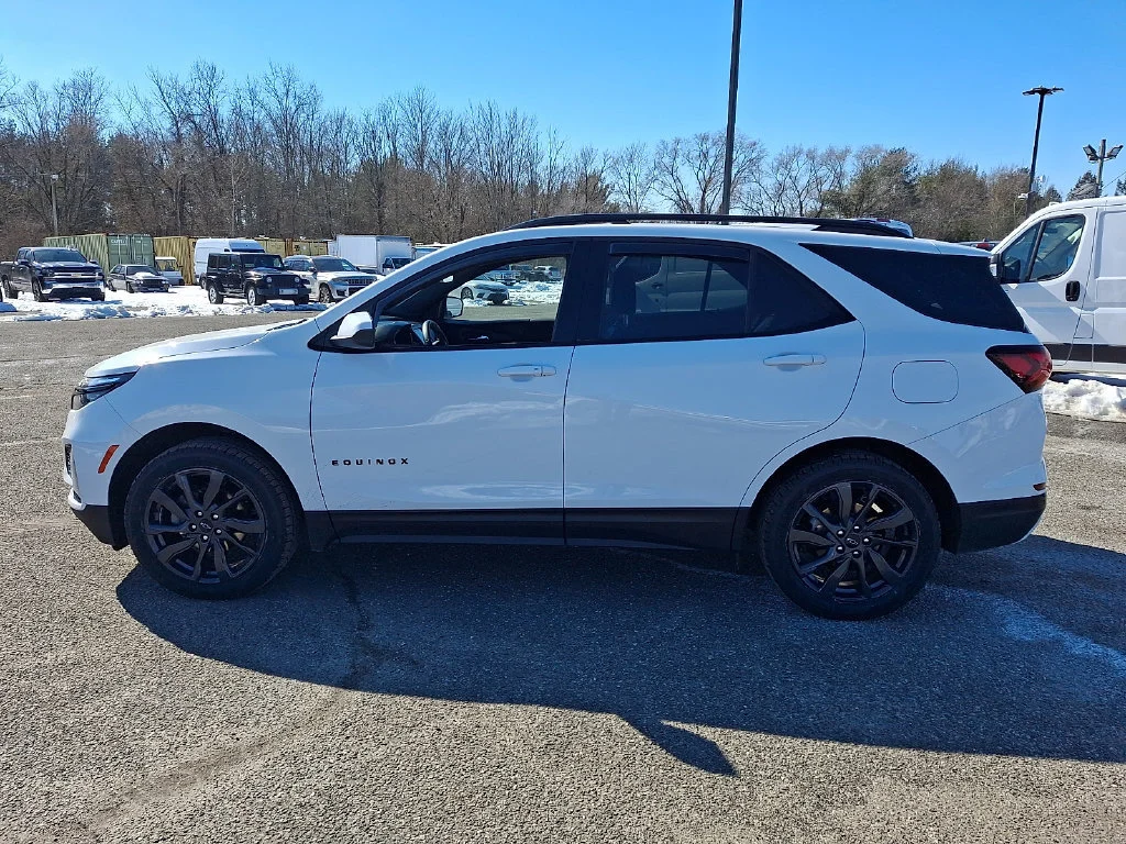Used 2024 Summit White Chevrolet RS image 7